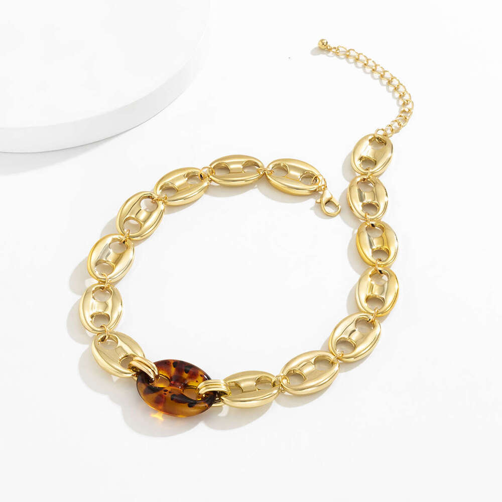 Jewelry: Hip Hop Street Photo Leopard Pattern Spliced Collar with Minimalist Pig Nose Buckle Acrylic Necklace