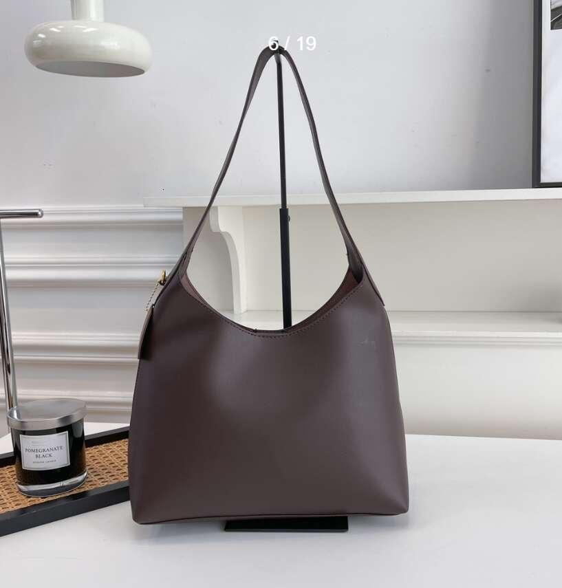 Tote Large Capacity Smooth One Shoulder Hand-Held Commuting Armpit Bag, Classic Retro Women's Bags