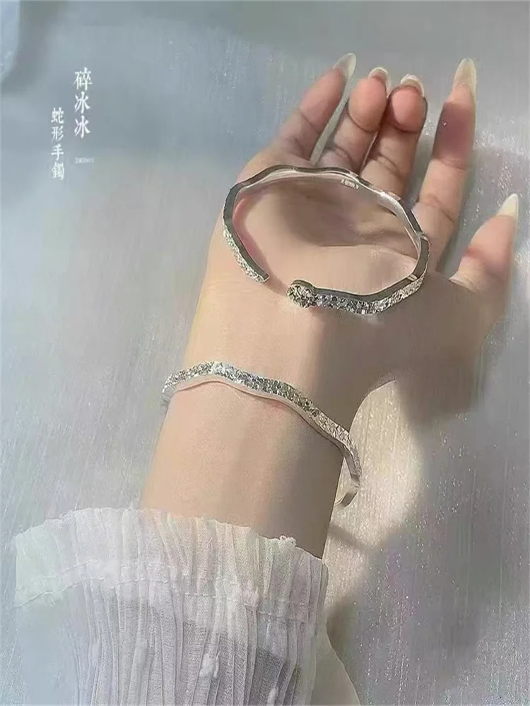 Silver 999 Spirit Snake Crushed Ice Wave Silver Bracelet Suitable for Women Real Light Wind Explosion Flash Silver Bracelet 250220