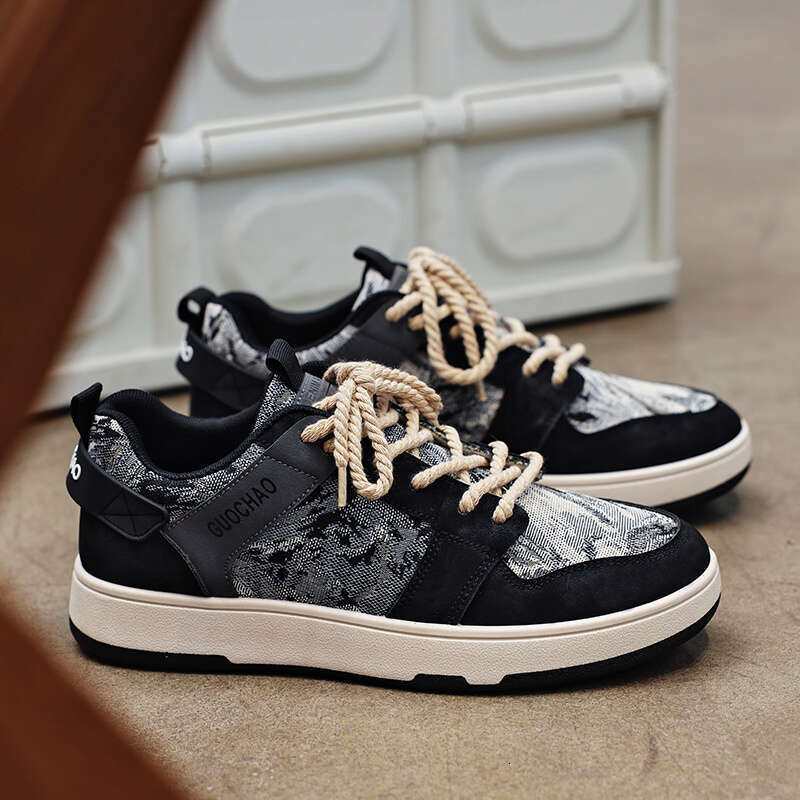 1 pair of sports low top lace up casual running sh, faux leather upper fabric inner layer, PVC sole and EVA insole - monoc hro m e, fashionable out