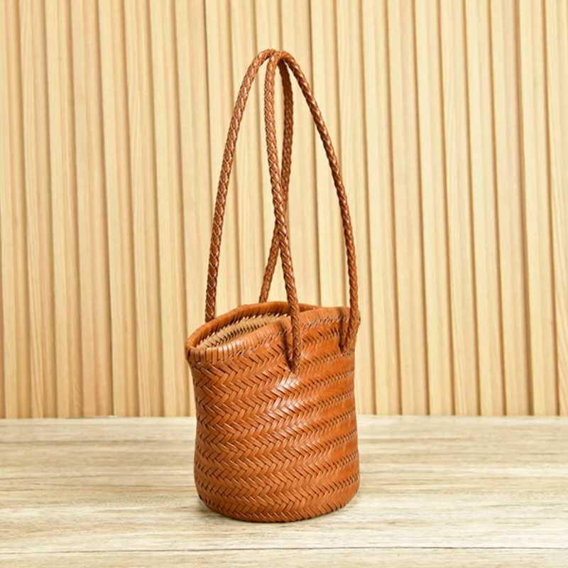 Head Layer cowhide Braided One Shoulder bucket Bag Vintage leather Handmade Vegetable Basket Bag Travel Beach Tote Bag Z250219