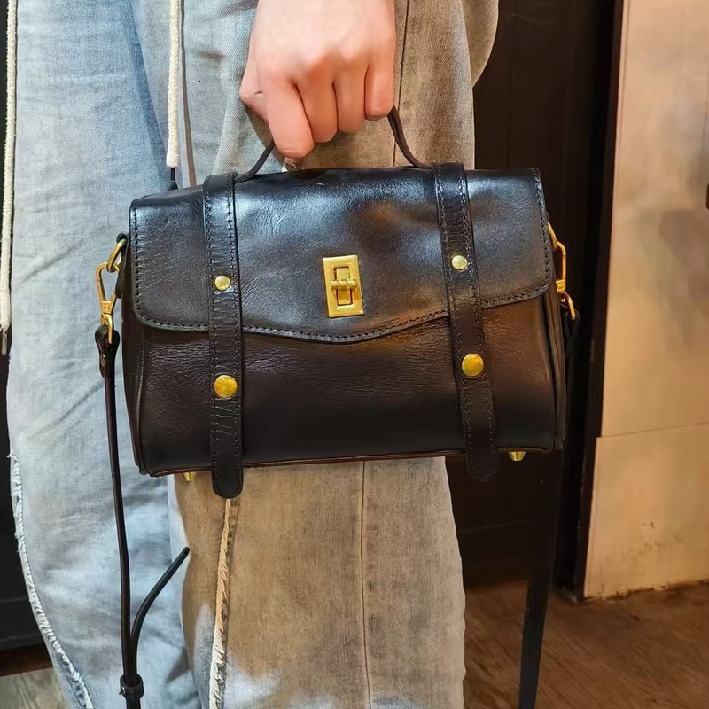 Tree Ointment Genuine Leather Mailman 2024 Autumn And Winter New Style Hand-Held Shoulder Crossbody Bag Fashionable Daily Commuting
