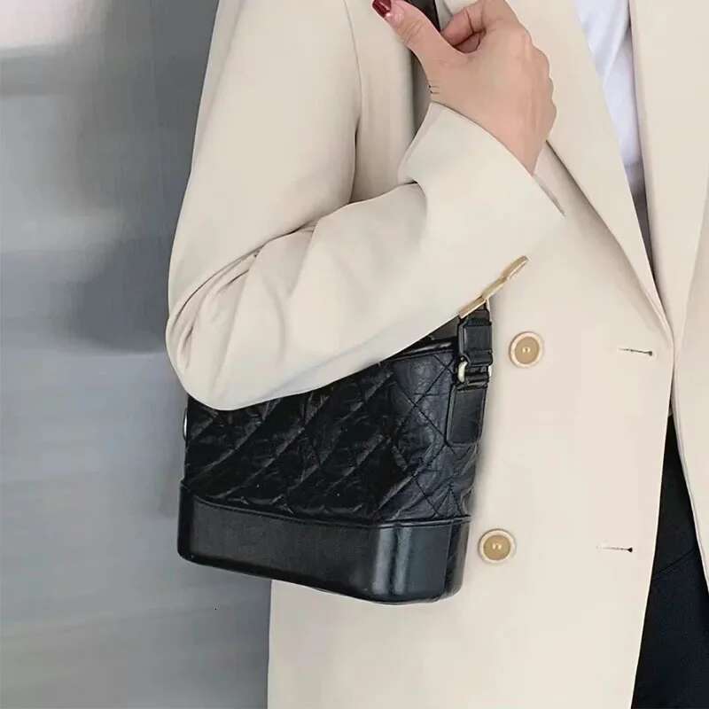 2023 New Cf Genuine Leather Tweed Style Crossbody Versatile Women's Shoulder Bag Fashionable Handbag Chain
