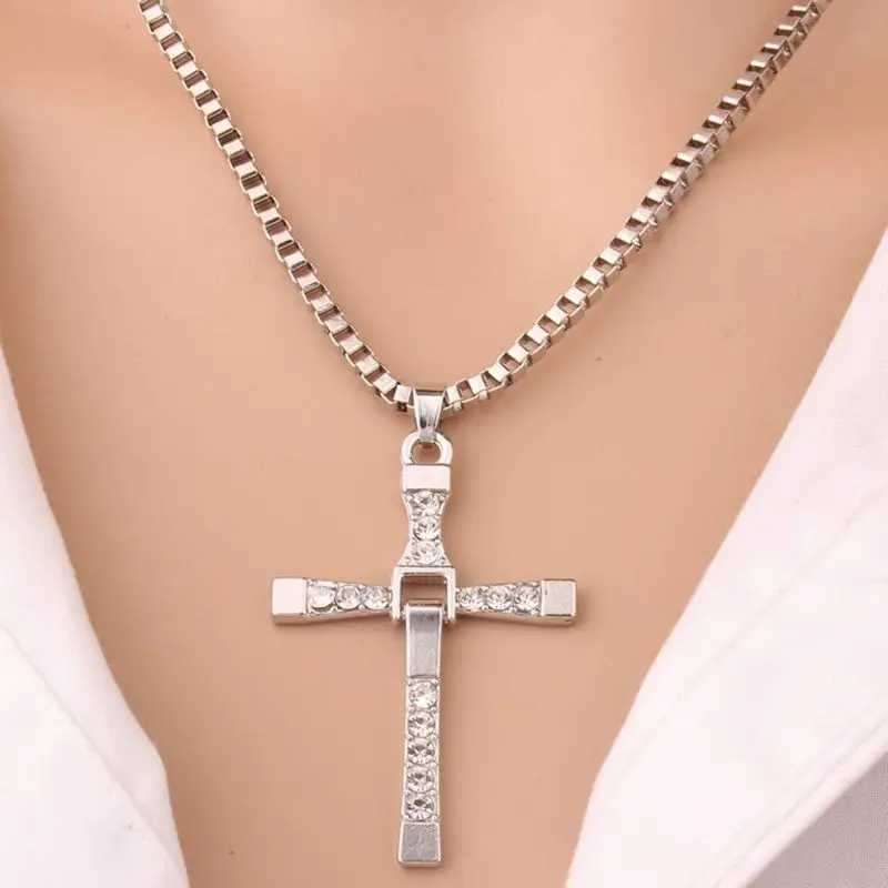 Fast and Furious 6 7 hard gas actor Dominic Toretto / cross necklace pendantgift for your boyfriendXJ250219