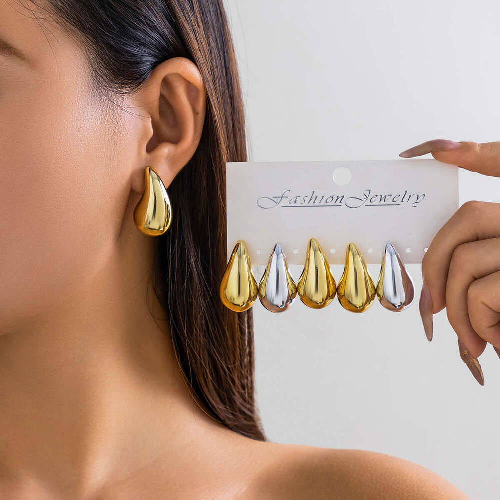 Show comma tear punk earrings, niche minimalist smooth hanging style water drop earrings