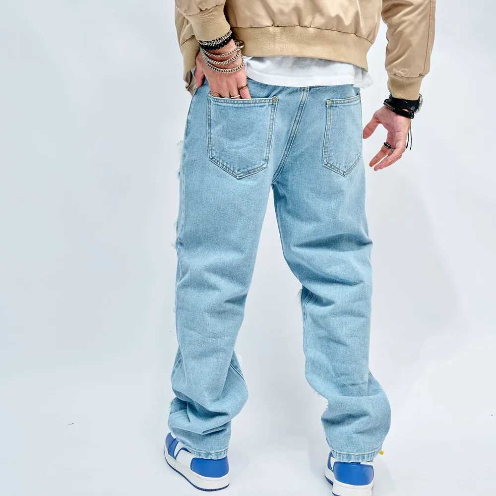 Simple and fashionable mens torn patch hip-hop loose jeans streetwear mens straight denim Trouser X250220