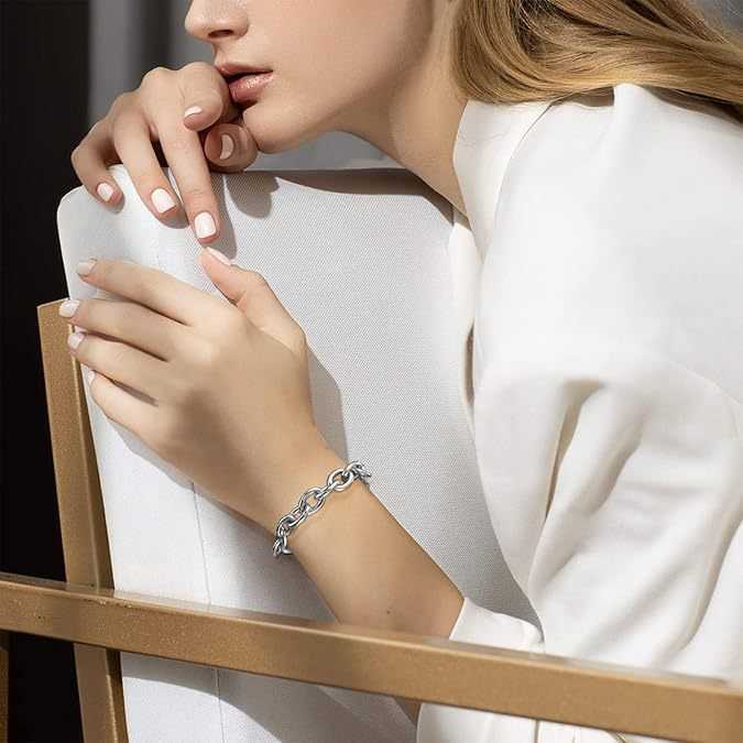 Charm Bracelets New gold thick chain bracelet for women adjustable fashion bracelet with accessories for women H25220