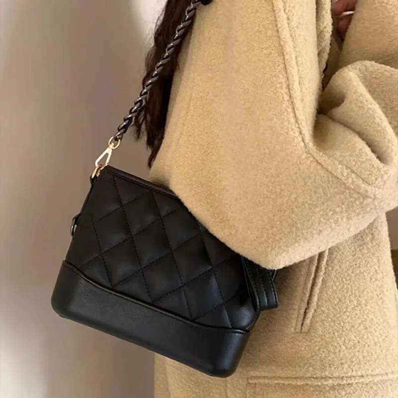 2023 New Cf Genuine Leather Tweed Style Crossbody Versatile Women's Shoulder Bag Fashionable Handbag Chain