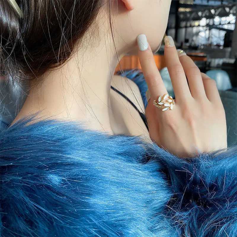 Light Luxury Gold Plated Opening Ring Exquisite Geetric Beehive Zircon Index Finger Ring Trend Wedding Party Jewelry Gift X250220