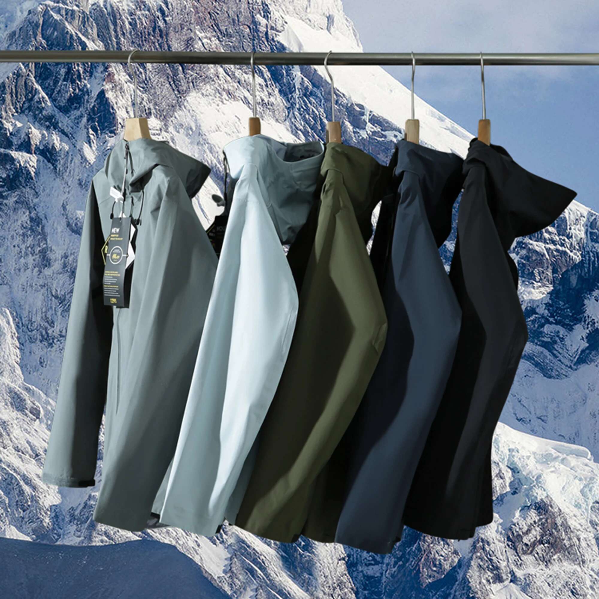 designer New Outdoor Sports Camping Mountaineering Fashion Men's Windproof British Wind Hooded Simple Storm Jacket