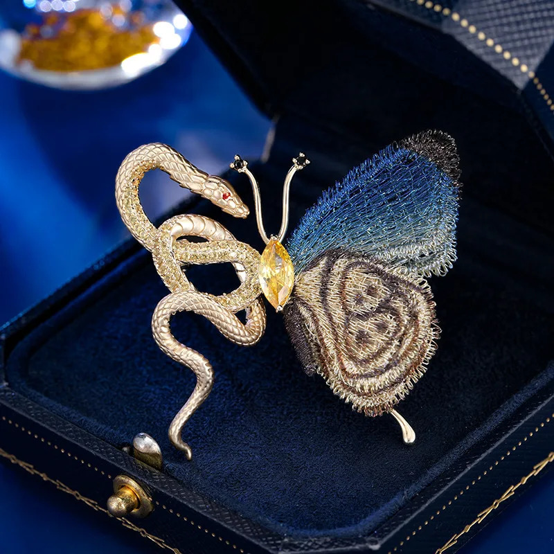CHKAWOCI Spirit Snake Butterfly Zircon Brooch Valentines Day Gift Original Niche High end Set with Tight corset 250220