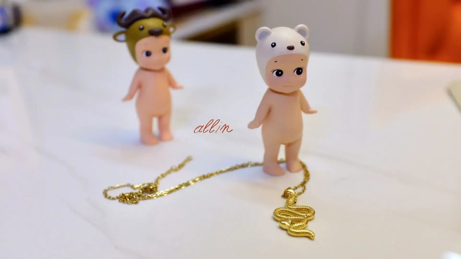 Snake style fashionable unisex neck necklace 250220