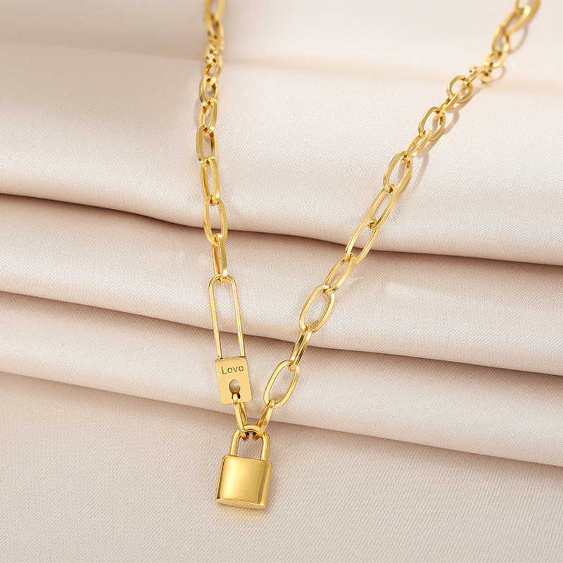 Pendant Necklaces Street Hip Hop High End Lock Pendant Paper Clip Necklace Womens Trendy Gold Cold Wind Lock H25219