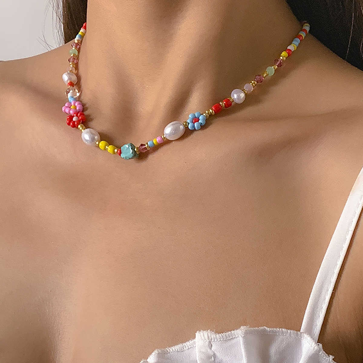 Pendant Necklaces Bohemian holiday style Daisy Flower Necklace simple color rice BEADS BEADED NECKLACE female H25219