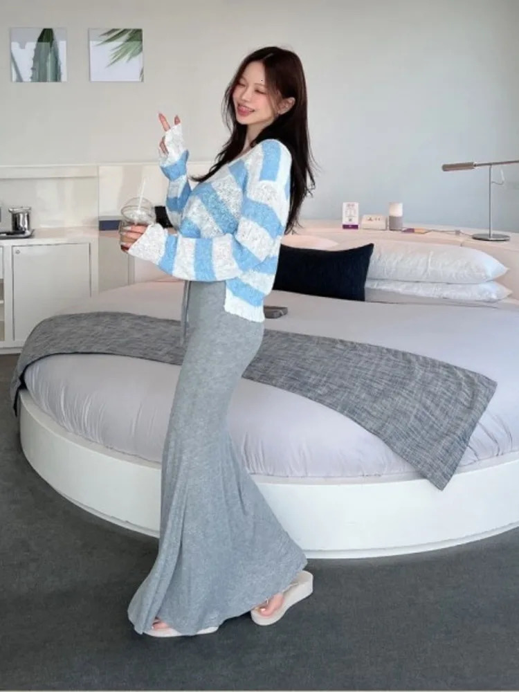 Womens gray fishtail skirt brushed slim Korean elastic band autumn sexy sweet old elegant womens 5ZG5 250220