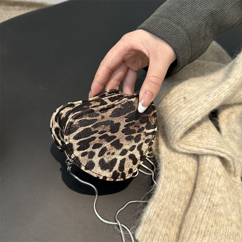 Women's 2025 new personalized fashionable mini love bag, stylish and beautiful Korean chain shoulder crossbody bag #swissmilitary