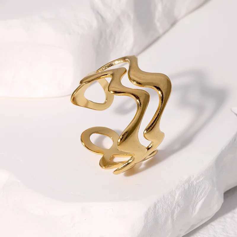 Stainless steel Irregar wave ring used for creative gold color adjustable open ring in Wenmen Fem declaration jewelry gift X250220