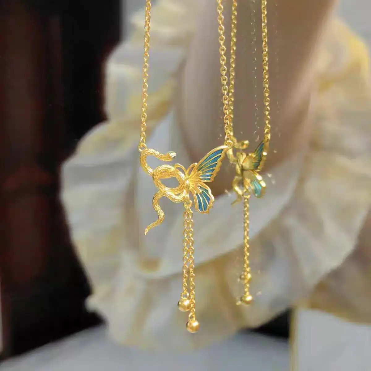 Womens Chinese-style enamel snake butterfly color 18K necklace high-end fashion personality and snake dance neck chain AU750 250220