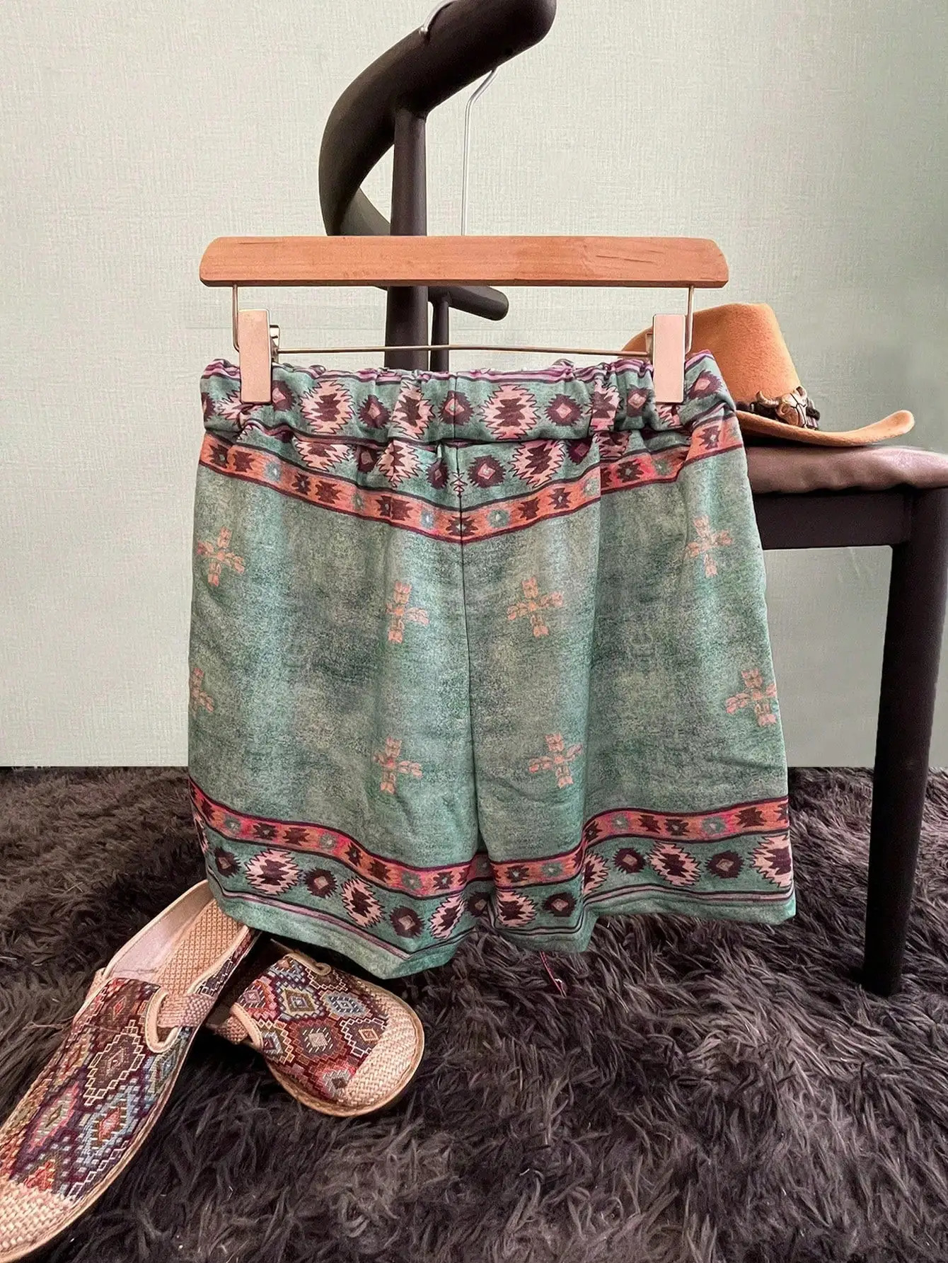 Womens Western Ethnic Resort Style Retro Casual Summer Geometric Pattern Printed Shorts 250219