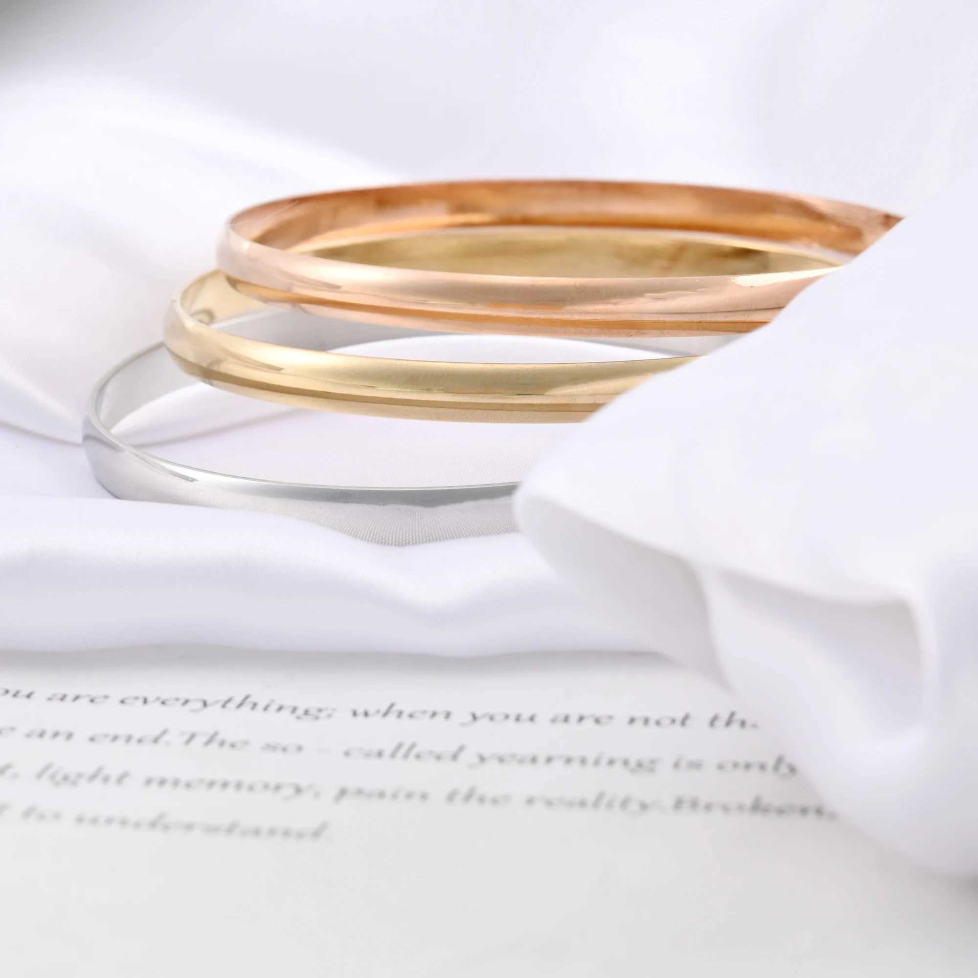 Stainl Steel 3 Color Luxury Brand r Gold Bracelet For Women Gift Fashion Bangle Silver Jewelry Free Shipping 2024XJ250219