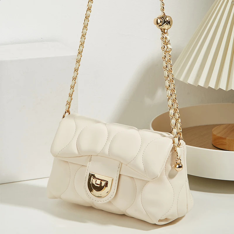 fashion Joker chain oneshoulder messenger bag female diagonal rhombic leisure underarm 250218