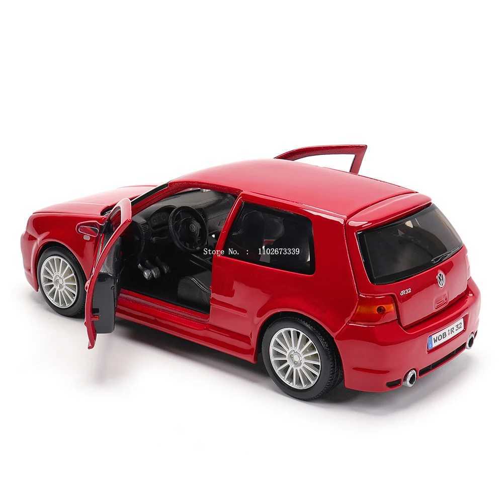 Maisto 1 24 Volkswagen Golf R32 car Antique Car Static Die Casting Car Collectible Model Car Toy Gift Tide PlayXJ250220
