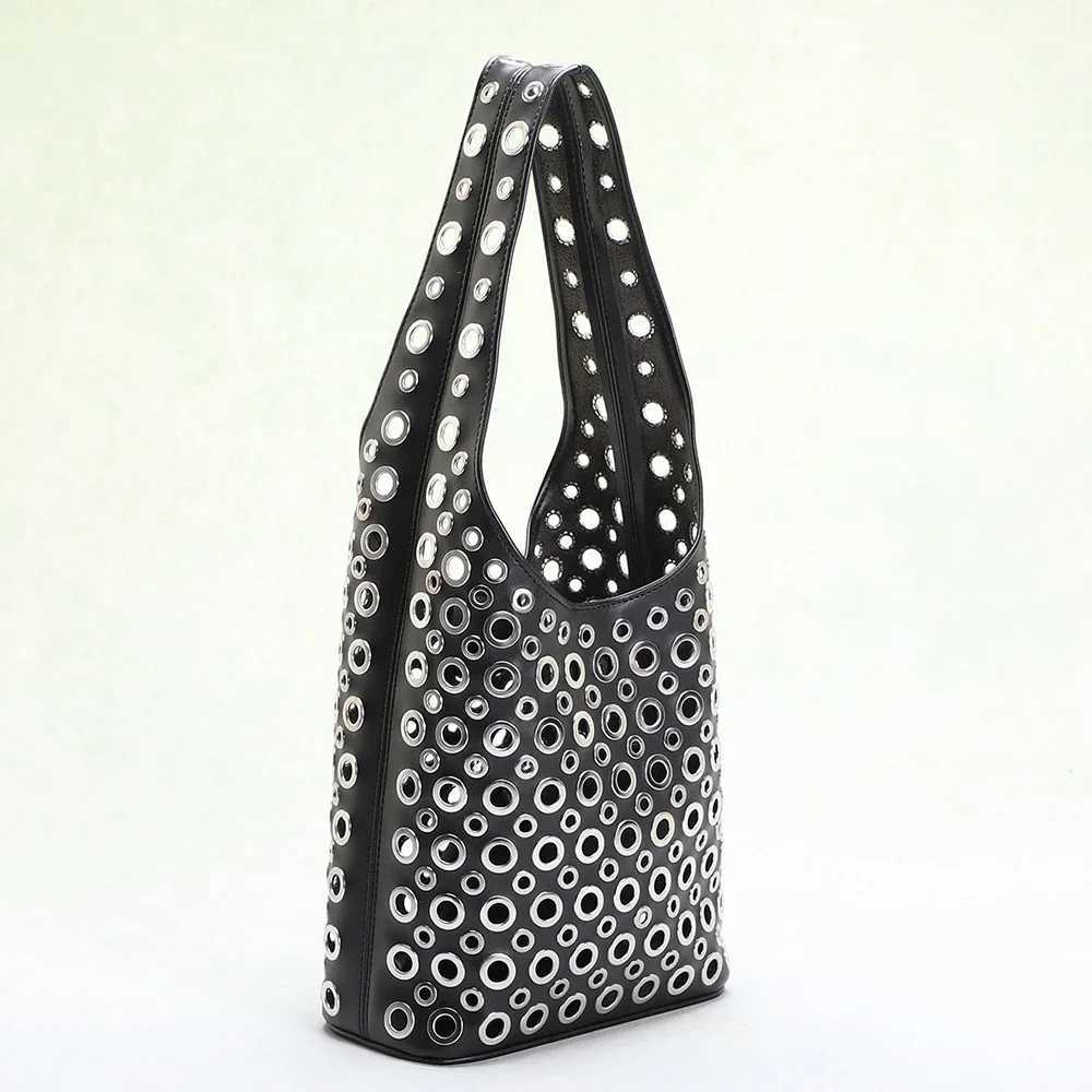 Punk bucket bags for European and American women hollow womens shoulder bags retro metal rings designer handbags black wallets Y250218
