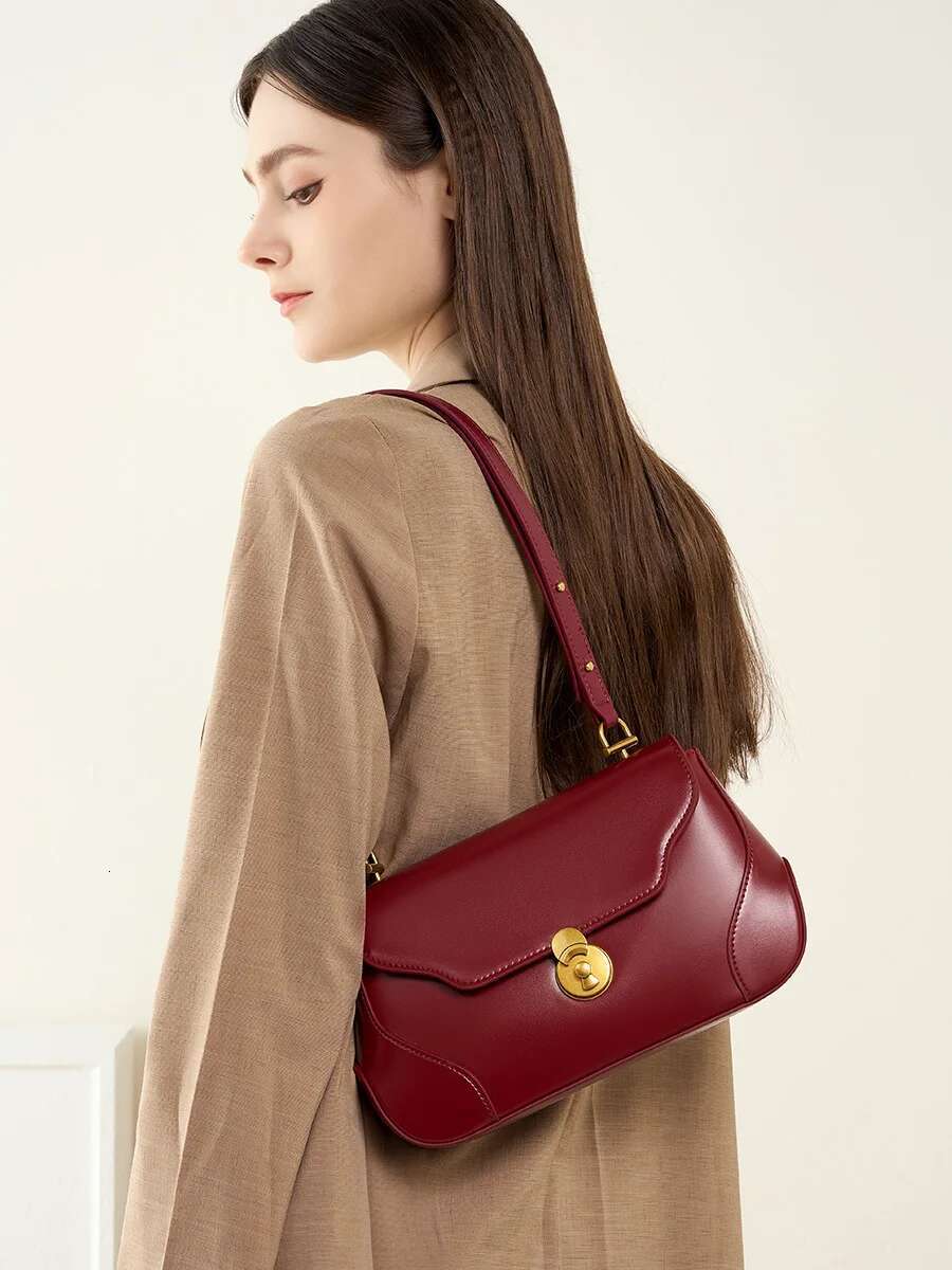 UKF French Style Commuter Elegant Armpit Bag Light Designer Shoulder Bags For Women Handbags Female All-Match Bolsas