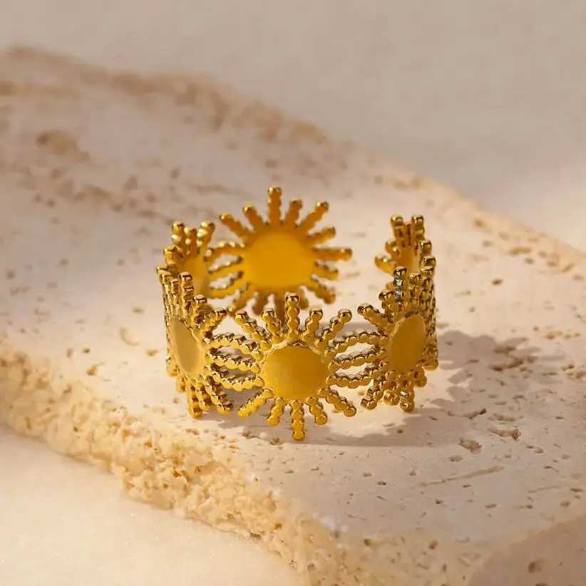 Vintage Sun Rings For Wen Gold Color Stainless Steel Sun Ring Wedding Couple Aesthetic Fashion Wedding Christmas Jewelry Gift X250220
