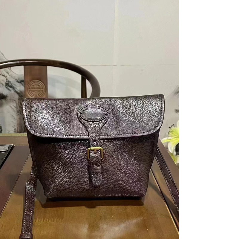 Oil Wax Head Cowhide 2024 Autumn And Winter New Item Small Mailman Commuting Crossbody Bag Niche Female Batch