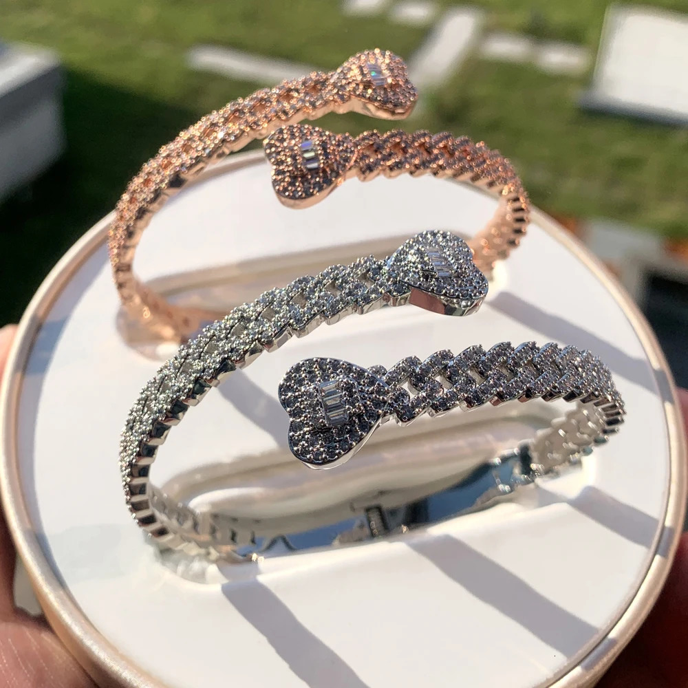 Fashion Iced Out Bling Women Jewelry Geometric Round CZ Cuban Tennis Chain Heart Shaped Charm Bracelet Bangle 250213