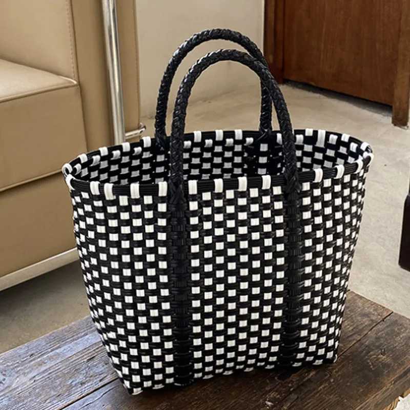 Large Capacity Tote Bag Fashion Vacation Women Bag New Portable Plastic Hand-Woven Bag Summer Beach Bag Z250219