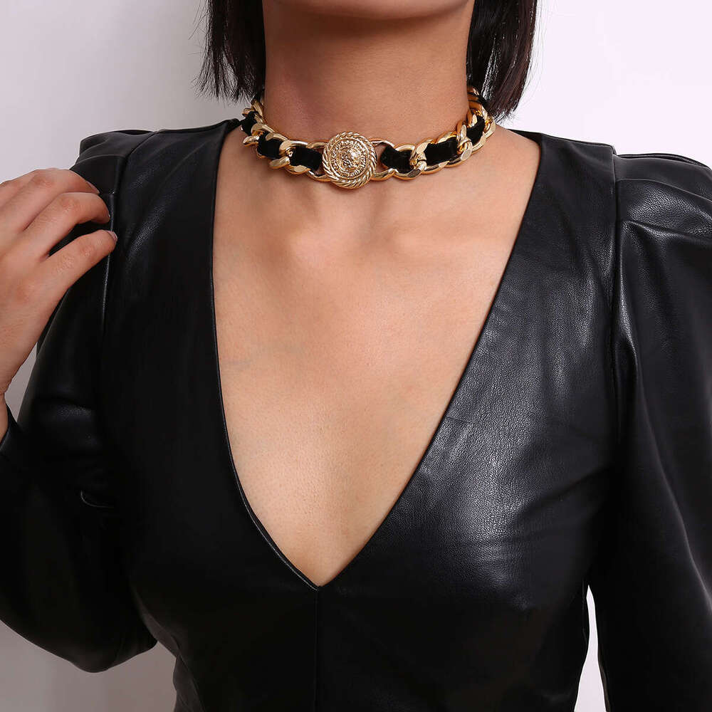 Jewelry punk geometric hang tag single layer for women's personality chain plush fabric exaggerated necklace