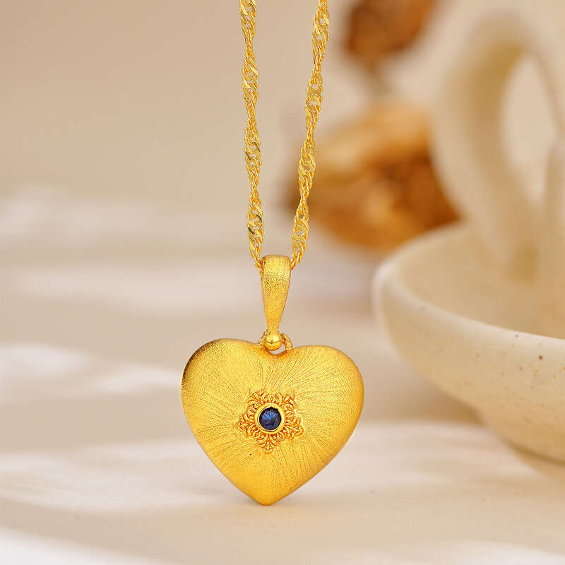 Simulated sand gold wire drawing process, blue dia heart-shaped pendant, fashionable temperament, versatile and simple pendant accessory