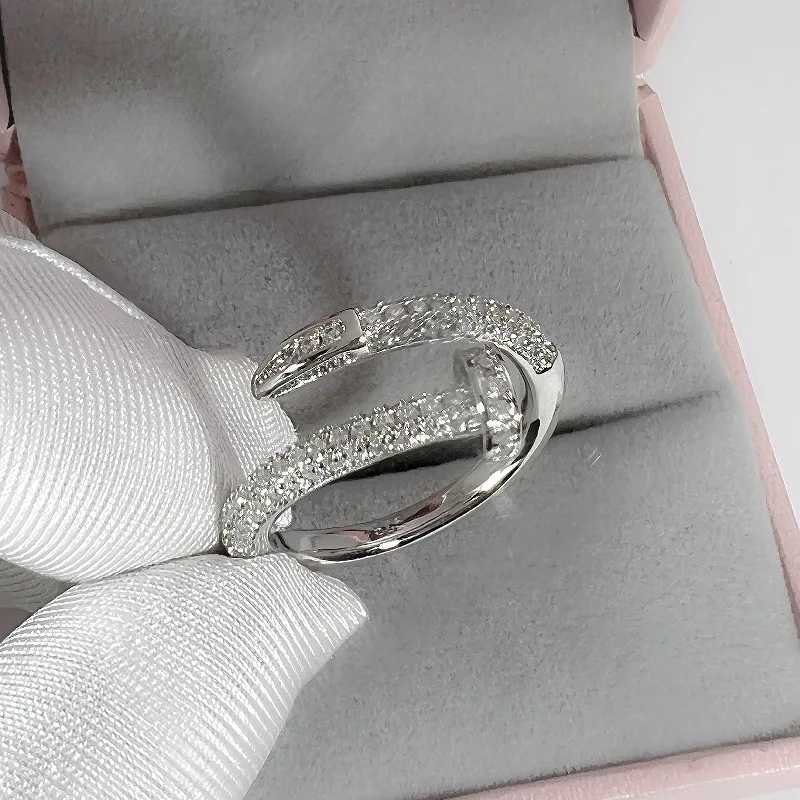 Band Rings Exquisite Screw Rings for Woman Adjustable Crystal Zircon Copper Ring Nightclub Party Girls Unusual Fashion Jewelry Accessories J250217 1J6