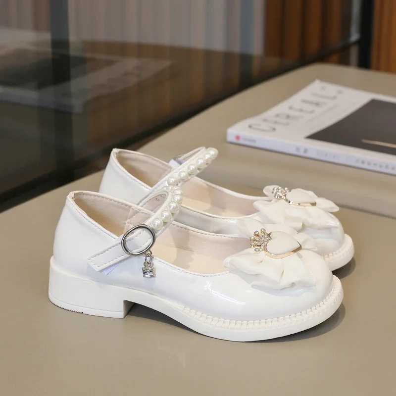 Sweet Children Princess Shoes 2024 Elegant Love Crown Bow Childrens Leather Shoes Fashion Girls Pearl Single Shoes Mary Janes X250220