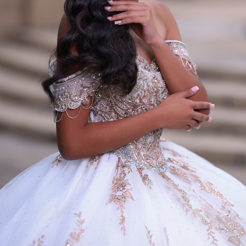 Champagne Shiny Quinceanera Dresses Ball Gown Off Shoulder Appliques Lace Beading Crystal Tull Sweet 16 Dress Vestidos 15 Anos