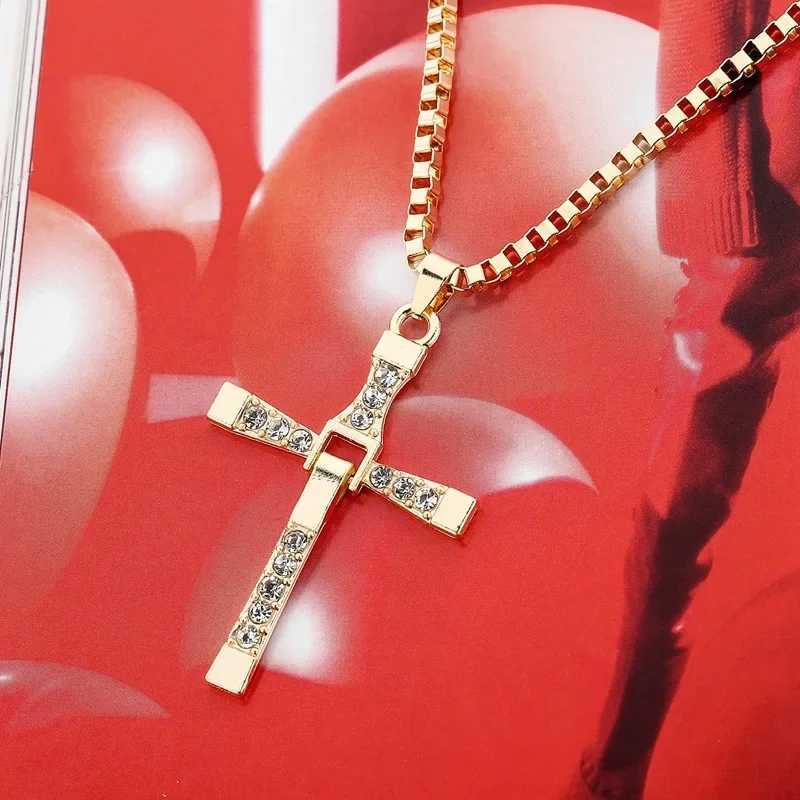 The Fast And The Furious Cross Pendant Necklace Celebrity Dominic Toretto Crystal Cross Necklaces Jewelry For Men GiftsXJ250219
