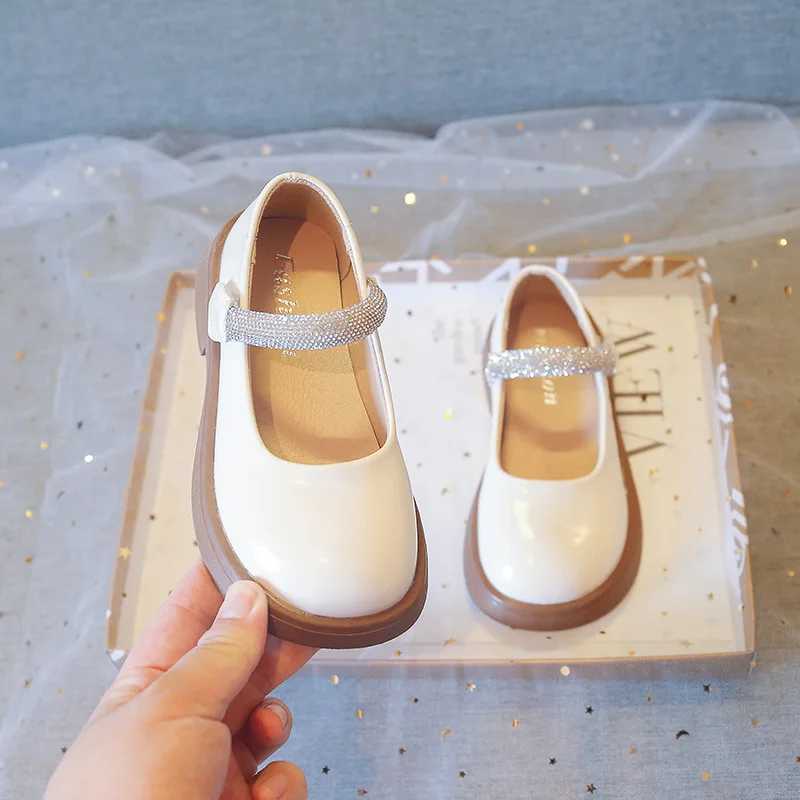 Korean Style Childrens Leather Shoes 2023 Spring New Fashion Kids Glossy Shallow Rhinestone Girls Performance School Shoes PU X250220