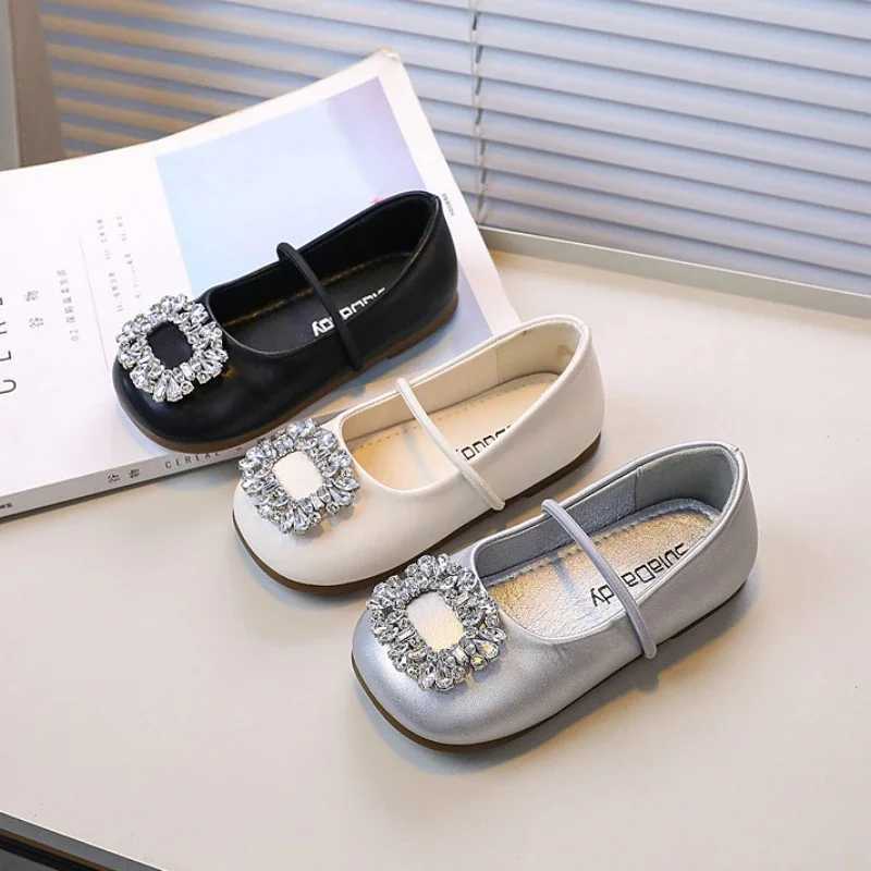 2024 Kids Leather Shoe Non-slip Girls Princess Ballet Shoes Fashion Rhinestone Buckle Childrens Causal Wedding Party Flat Shoes X250220
