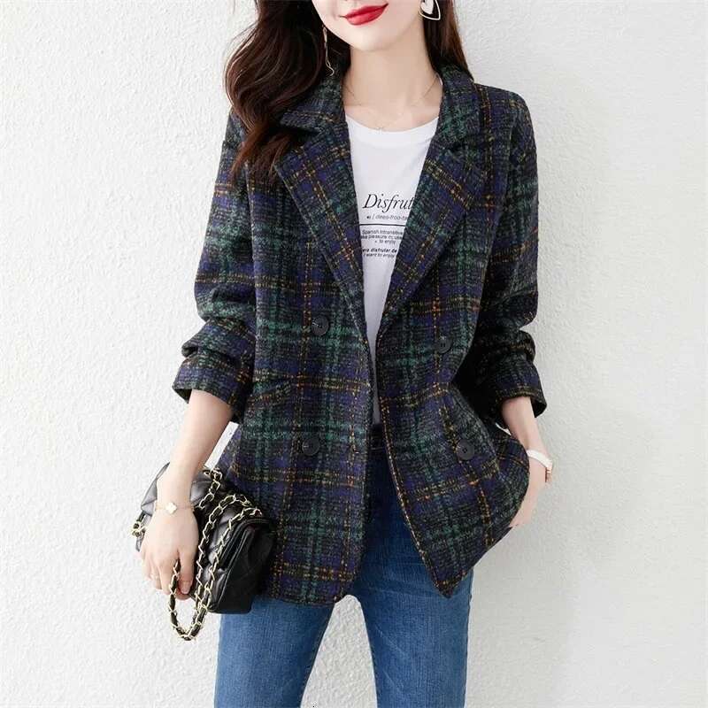 2024 Spring New Women's Petite Plaid Woolen Jacket High-End British Style Narrow Overcoat V-Neck Patterned Coat From China