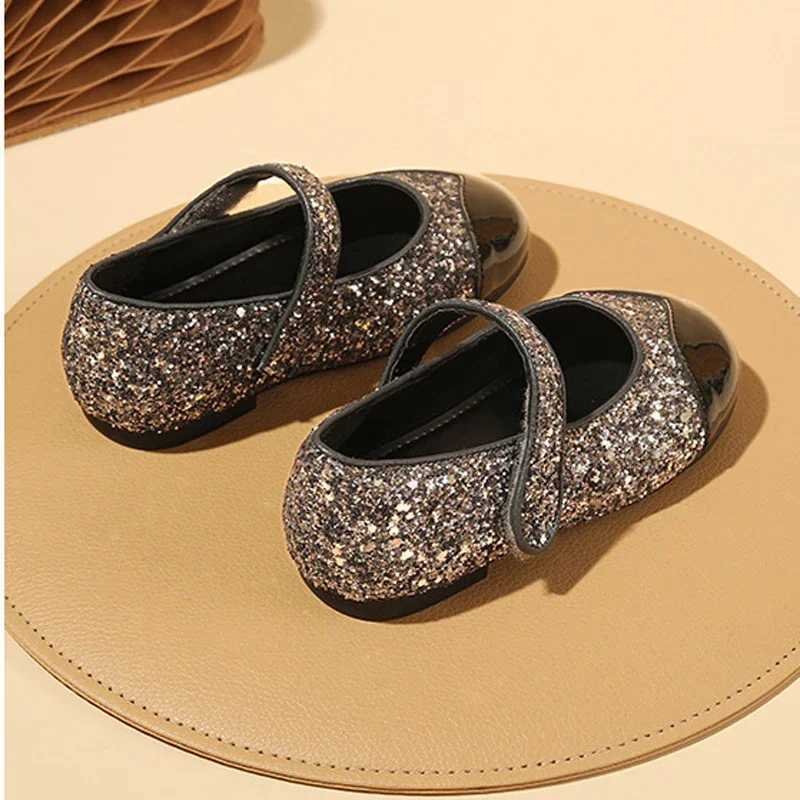 New 2024 Kids Fashion Mary Jane Shoes Girls Princess Shoes Baby Toddler Glitter Non-slip Sandals Soft Sole Leather Flats X250220