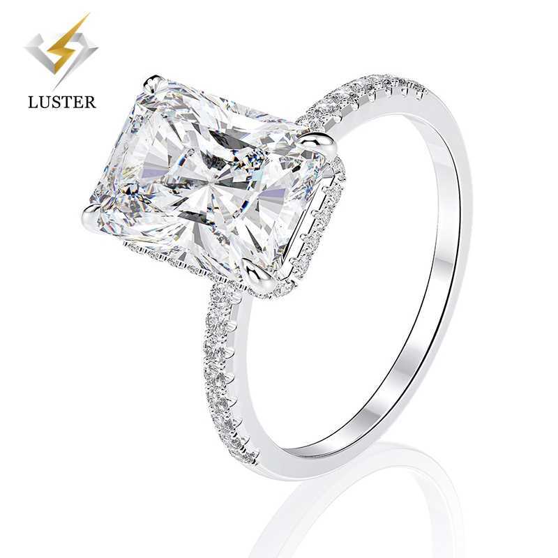 Luster Jewelry Luxury Design 18k Gold Engagement Wedding GRA Emerald Moissanite Diamond Ring for Women