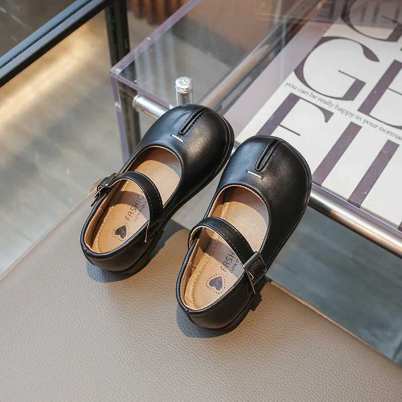 New Children Leather Shoes for Girls Shoes Kids Soft Bottom Anti-skid Outside Walking Shoes Split Toe Prom Party Footwear X250220