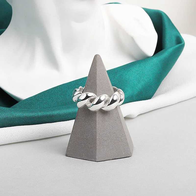 LIVY Silver Retro Ring 2021 Trend Gold Convex Engagement Text Fashion Jewelry Gift Accessories X250220
