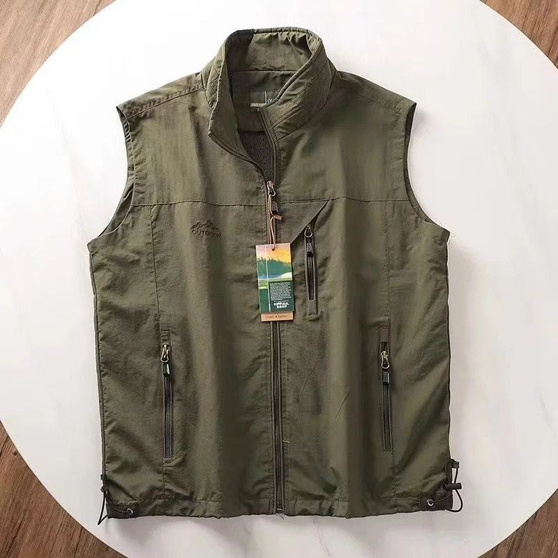 Outdoor multi pack vests work clothes vests customized stock casual waterproof vest 250219