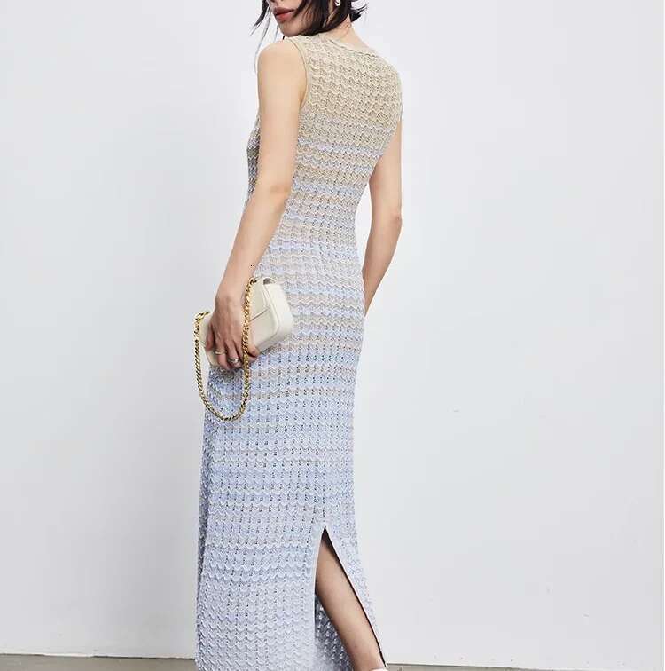 Chic Gradient Knit Women's Maxi Dress Soft Material, Flattering Round Neck, Slender Fit