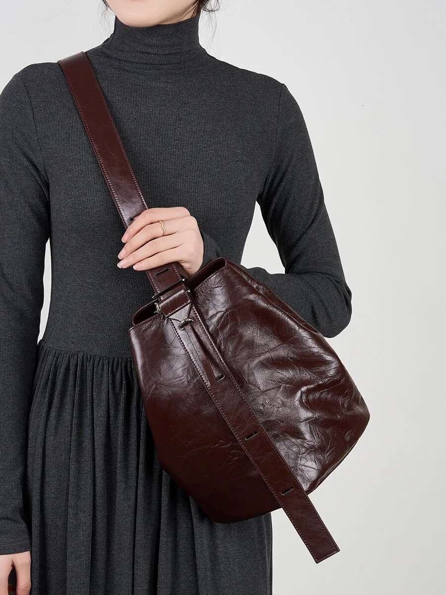 2024 New Sense Niche Design Armpit Genuine Leather First Layer Cowhide Women's Shoulder Crossbody Bag