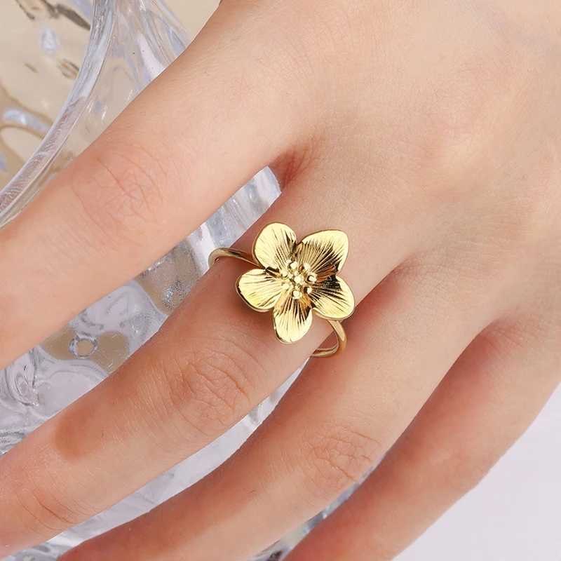 Delicate Stainless Steel Flower Open Rings For Wen Rantic Fem Finger Rings Party Wedding Fashion Jewelry Girls Gift 2024 X250220