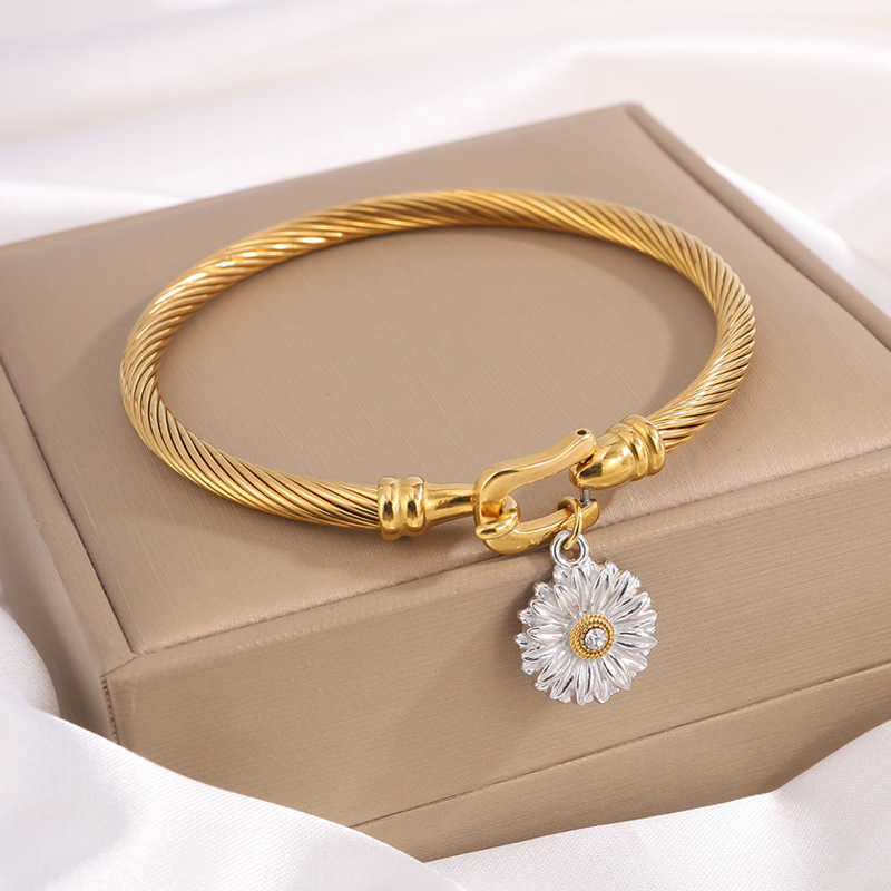 Charm Bracelets Titanium steel bracelet for girls high-end fashionable versatile personalized new style colorfast horseshoe buckle accessory H25220 2 